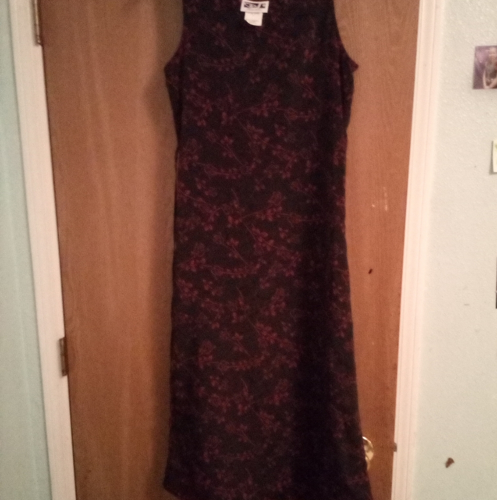A black dress with red roses